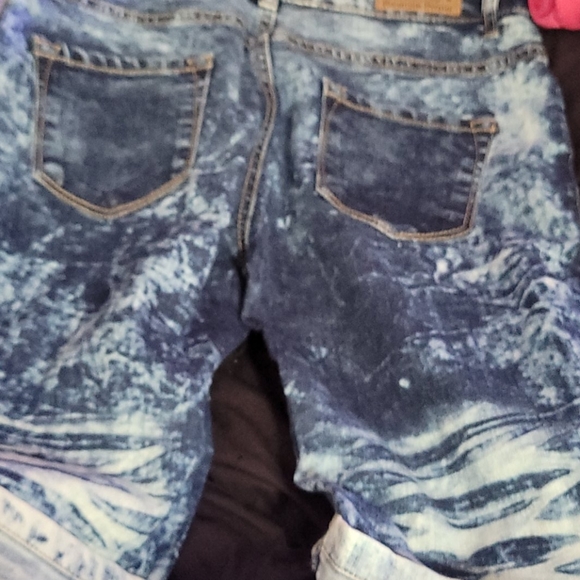 Jean Shorts - Picture 3 of 3